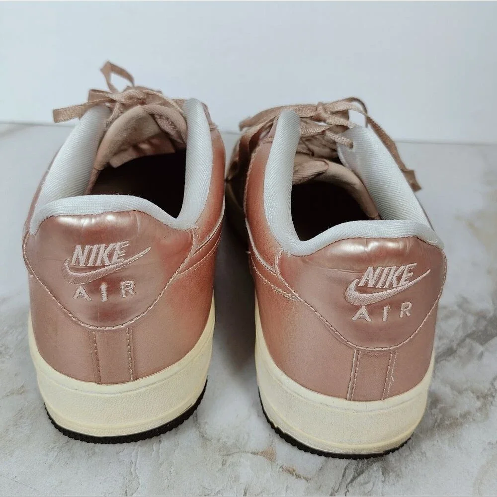 Nike Girls' Air Force 1 SE GS Metallic Rose Gold Sneakers Tennis Shoes, 7Y